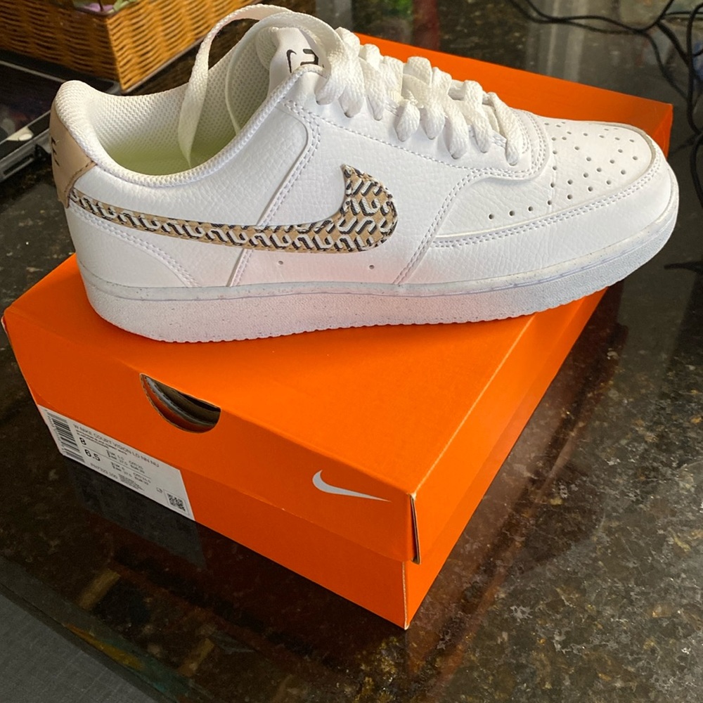 Brand new in box Nike Court Vision Low